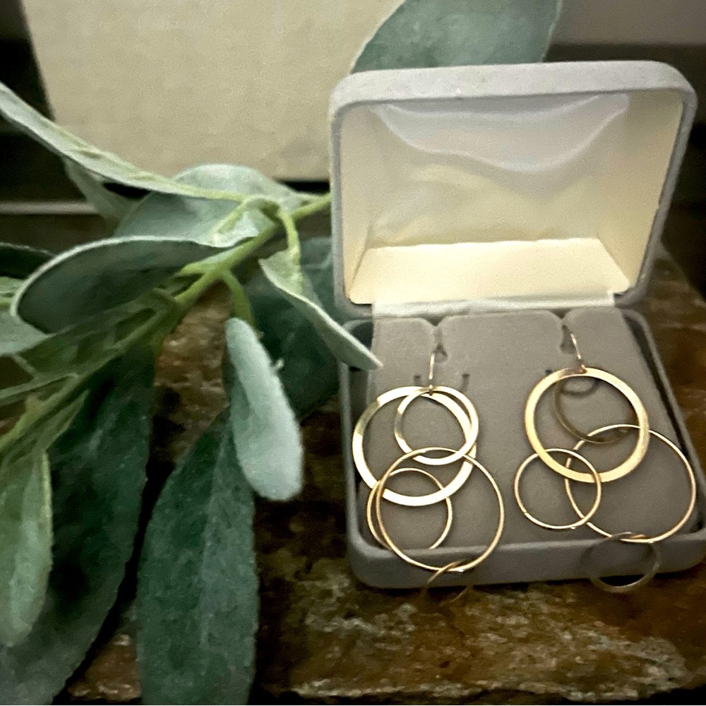 Vintage Gold Toned Dangle Geometric Earrings